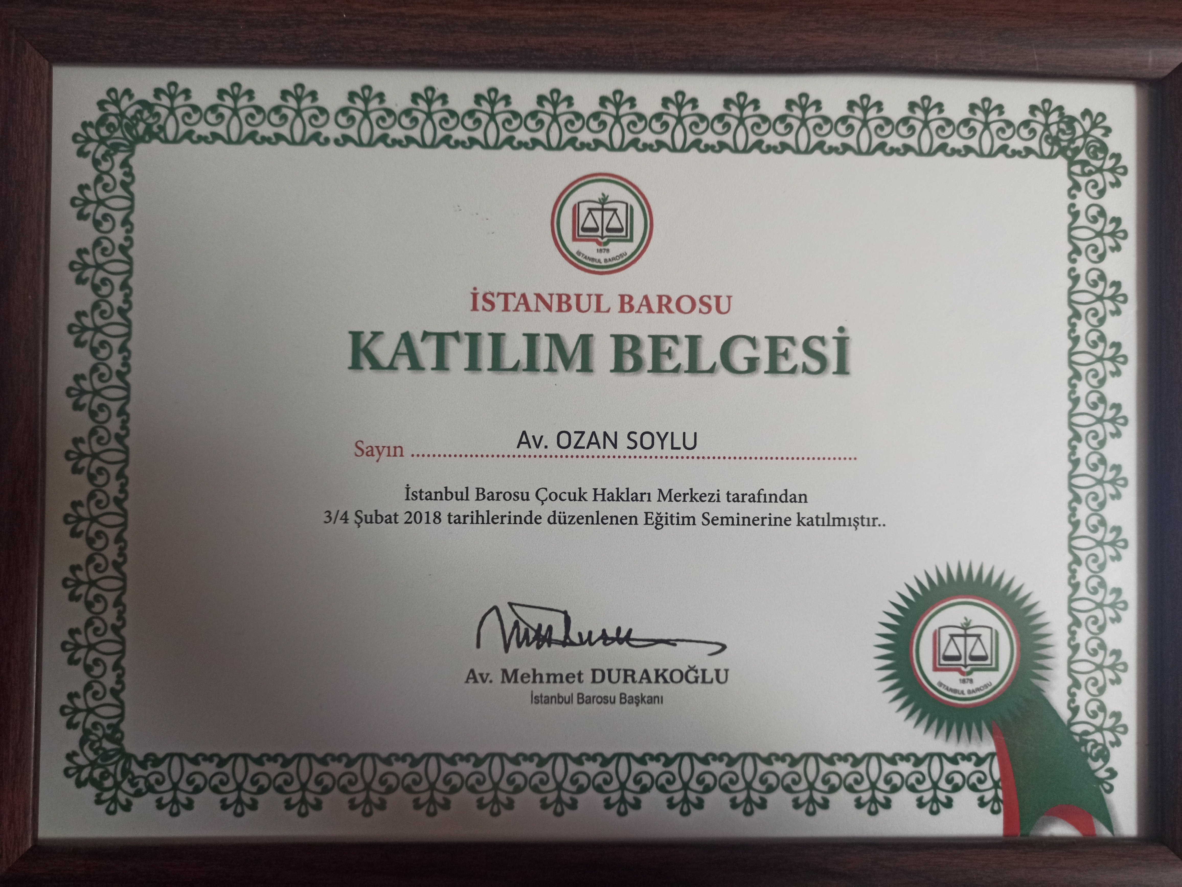 Zertifikat für Kinderrechte, ausgestellt von der Anwaltskammer von Istanbul
